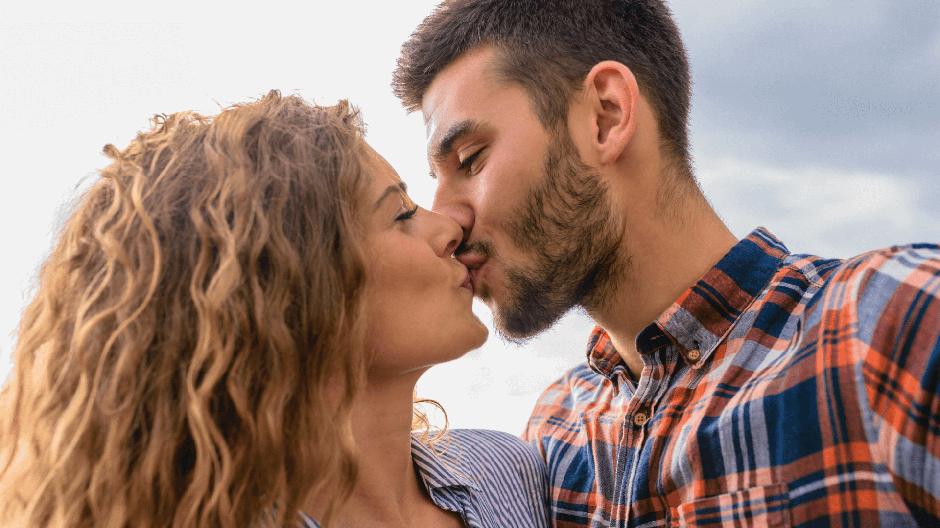 how to get the perfect kissing picture venture studios photography